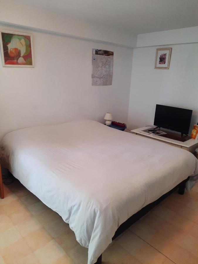 Les Coteaux De Planeze, Chambre Pour 2, 3 Ou Famille Nombreuse 2 Adultes 5 Enfants Et Jeunes Belmont-Bretenoux Exterior photo